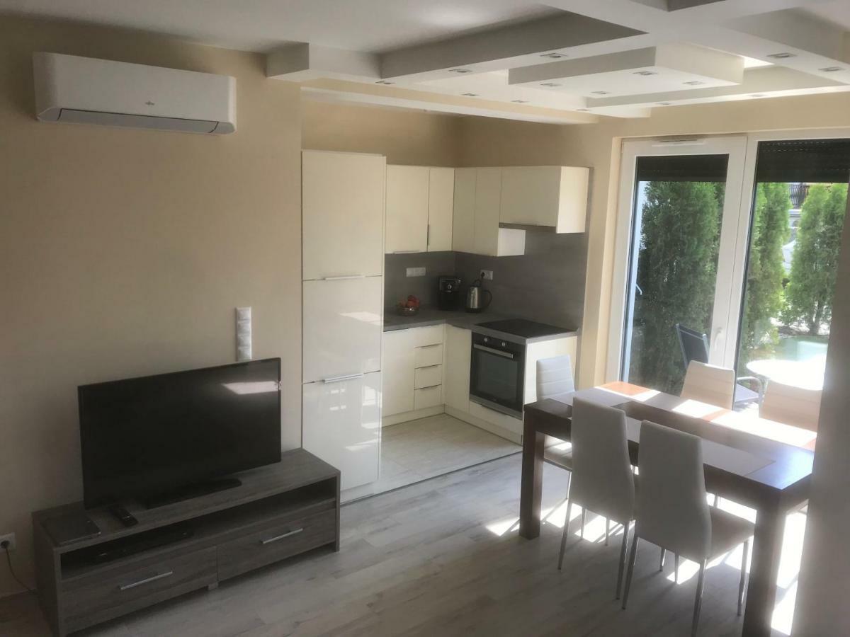 Azur Apartman Balatonfüred Buitenkant foto