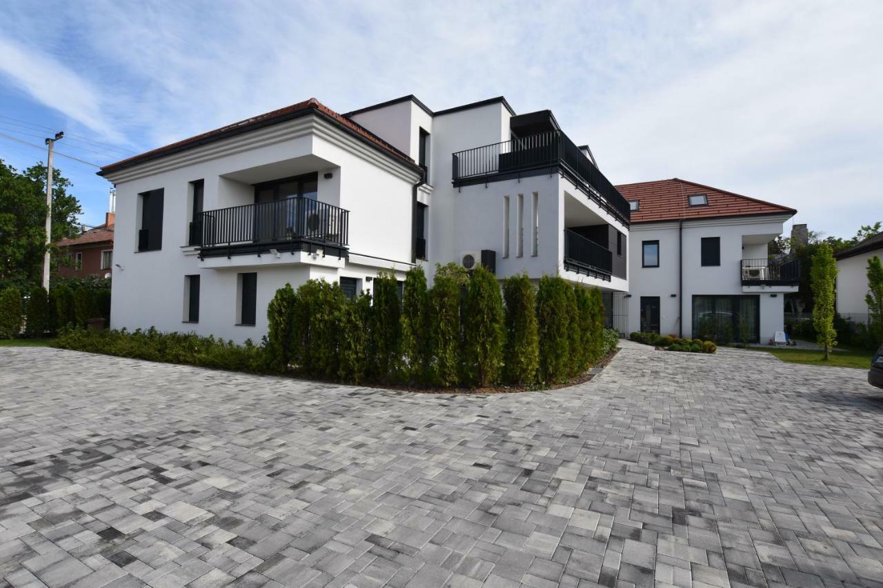Azur Apartman Balatonfüred Buitenkant foto