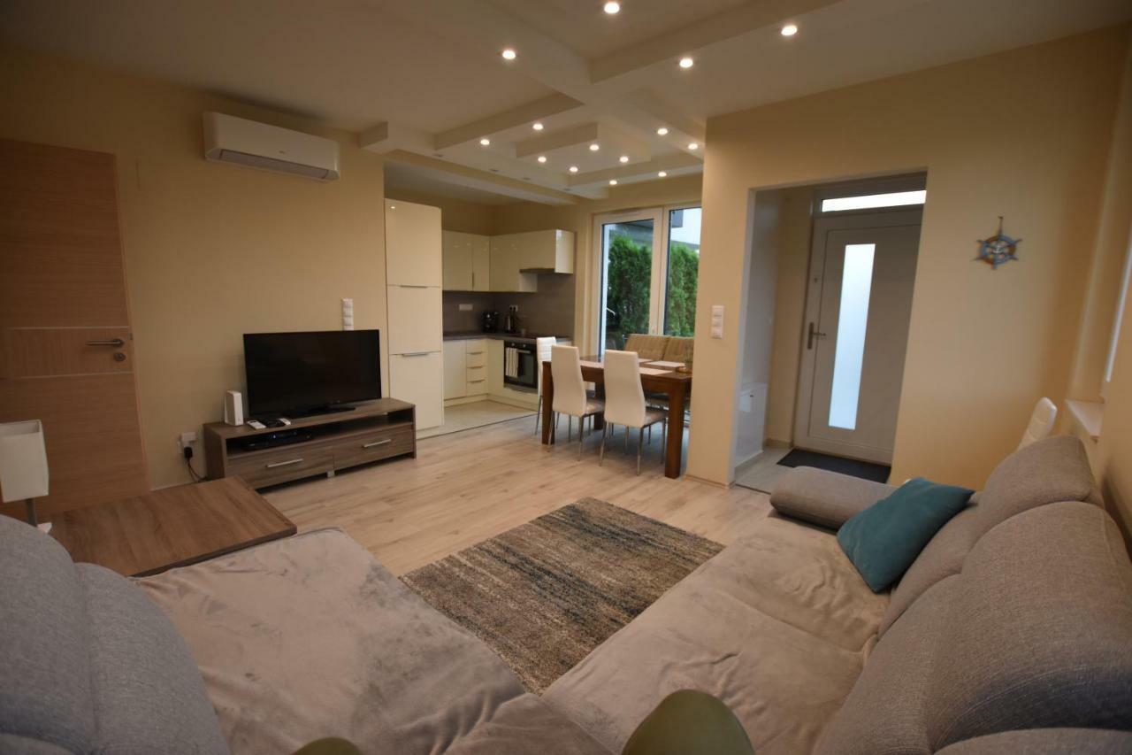 Azur Apartman Balatonfüred Buitenkant foto